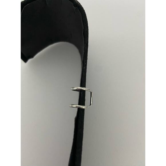 Silver tone ear cuff - Picture 2 of 3